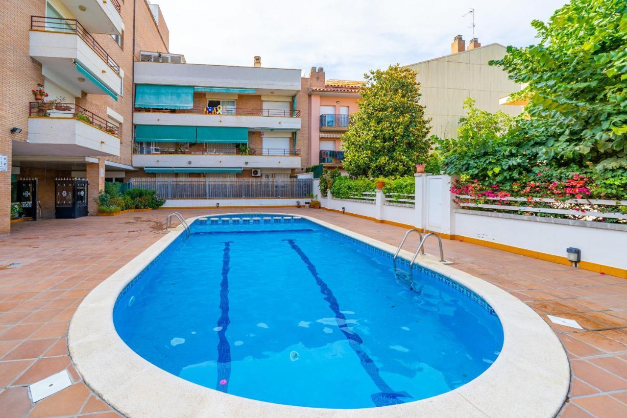 Homeholidaysrentals Margot - Costa Barcelona Pineda de Mar Bagian luar foto
